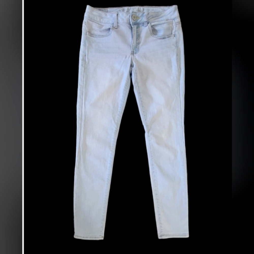 American Eagle Light wash skinny jegging size 6